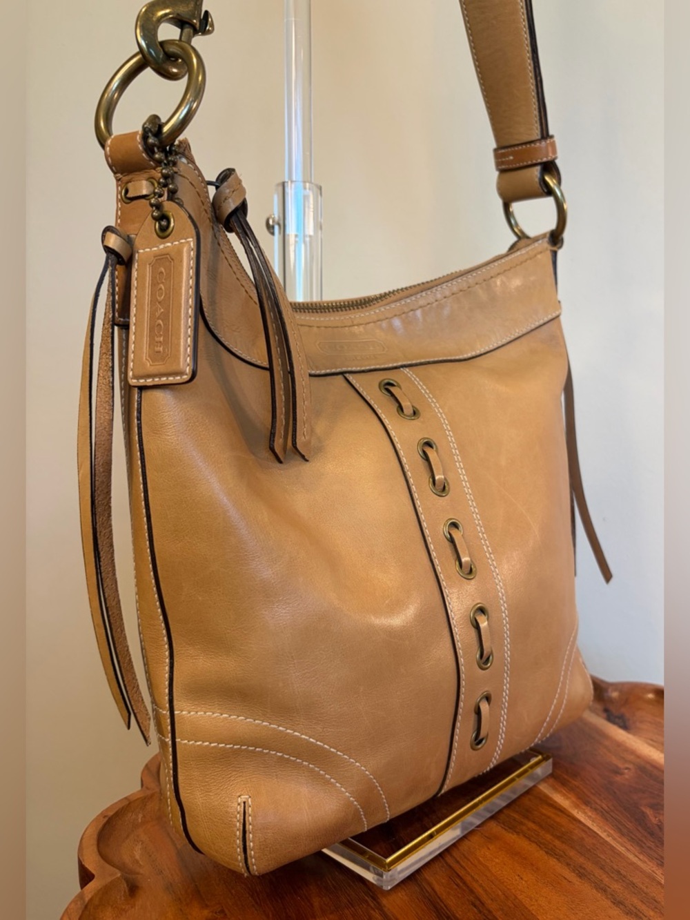 Vintage COACH Saddle Brown Chelsea Laced Shoulder Bag 10399 - Picture 16 of 17